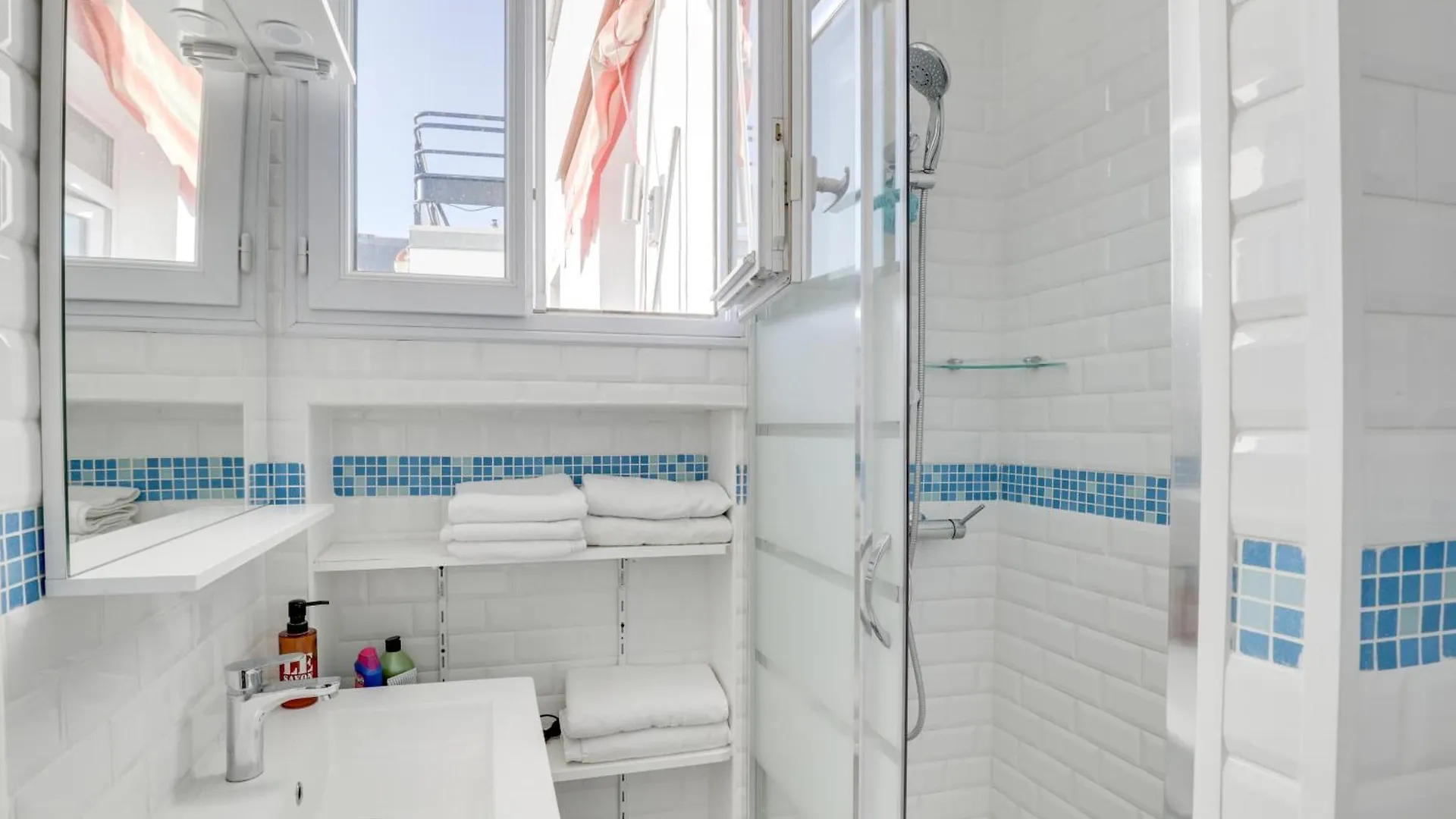 Eiffel Tower View + Terrace Saint Germain Des Pres Apartment Paris